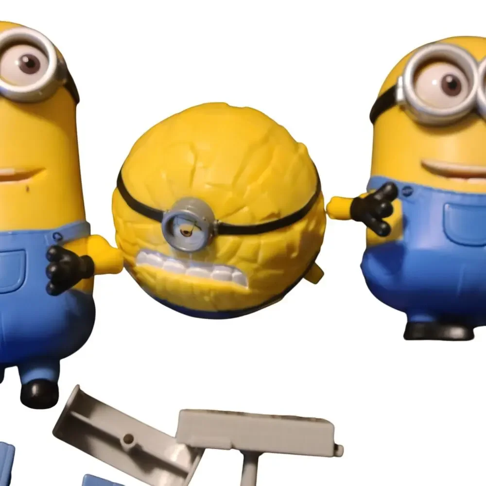 Minions  ACTION FIGURE (Lof of 4 4